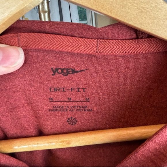 Nike Yoga Dri-fit long sleeve zip up jacket in rust red sz M - Picture 4 of 6